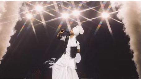 Photo of दिलजीत ने लाइव रिकॉर्ड किया है फिल्म ‘चमकीला’ के लिए गाना