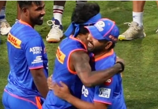 Photo of IPL 2024: हार्दिक पांड्या और रोहित शर्मा ने एक-दूसरे को दी ‘जादू की झप्पी’