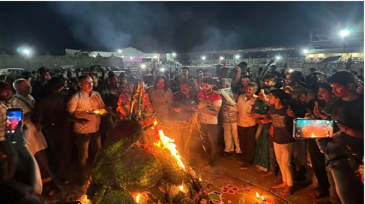 Photo of यूपी: होलिका दहन आज, जानिए होली जलाने और खेलने का शुभ मुर्हूत