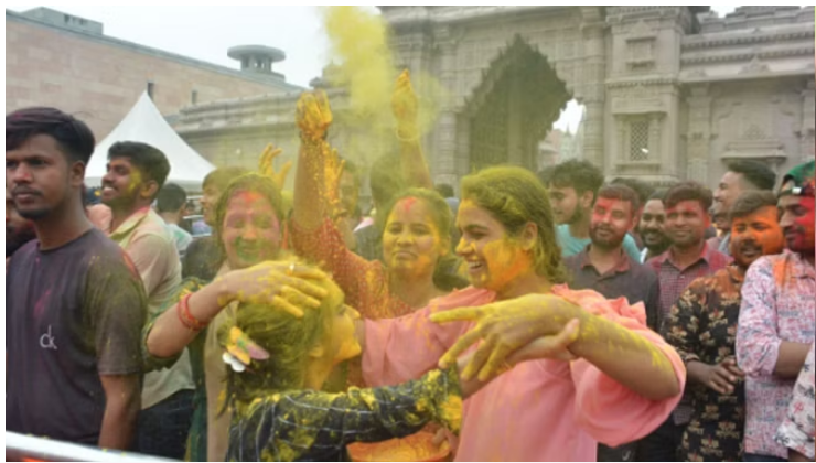 Photo of लखनऊ: 3480 जगह होगा होलिका दहन, निकलेंगी नौ शोभायात्राएं