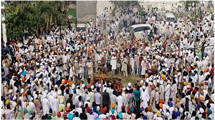 Photo of उत्तराखंड: बाबा तरसेम सिंह के अंतिम संस्कार में उमड़ा जनसैलाब