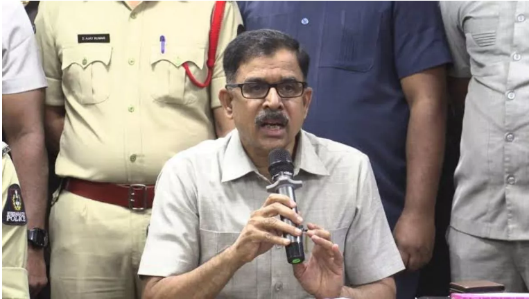 Photo of तेलंगाना फोन टैपिंग मामले में हैदराबाद में पूर्व डीसीपी गिरफ्तार