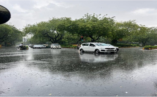 Photo of दिल्ली-एनसीआर में फिर शुरू हुआ बारिश का सिलसिला