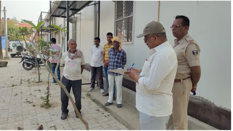 Photo of बिहार: भीषण सड़क हादसे में तीन महिला समेत चार लोगों की मौत, 11 घायल