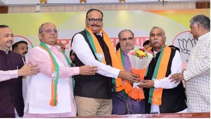 Photo of मुलायम के करीबी पूर्व सपा सांसद देवेंद्र सिंह यादव भाजपा में शामिल