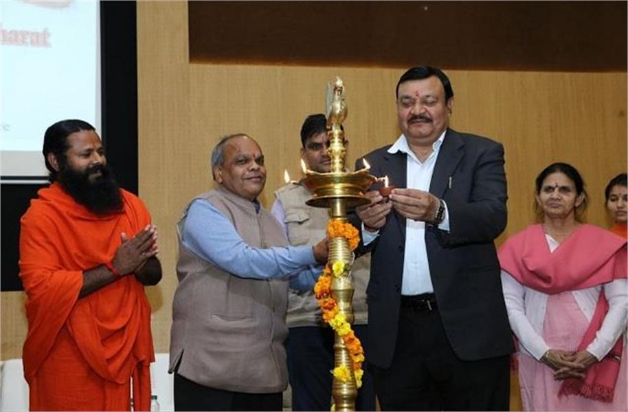 Photo of  पतंजलि विश्वविद्यालय में राष्ट्रीय विज्ञान दिवस पर समारोह आयोजित