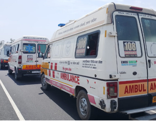 Photo of कानपुर: एम्बुलेंस के जाम में फंसने से हुई थी नवजात की मौत