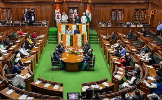 Photo of जल बोर्ड घोटाले पर दिल्ली विधानसभा में हंगामा