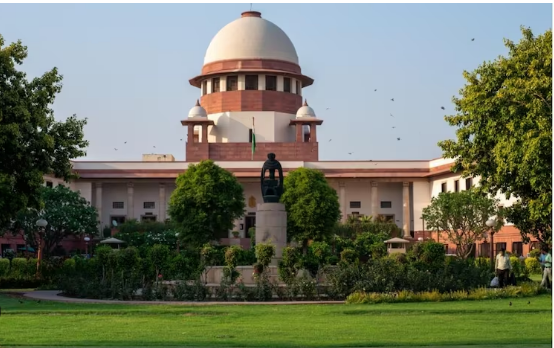 Photo of सुप्रीम कोर्ट: तटरक्षक बल में महिलाओं को स्थायी कमीशन पर अदालत की सख्ती