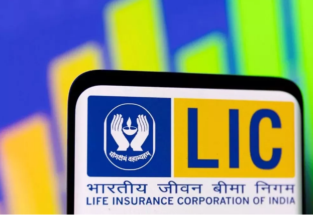 Photo of हिंडनबर्ग के काले साये से उबर अदाणी ग्रुप के शेयरों ने LIC की भरी तिजोरी