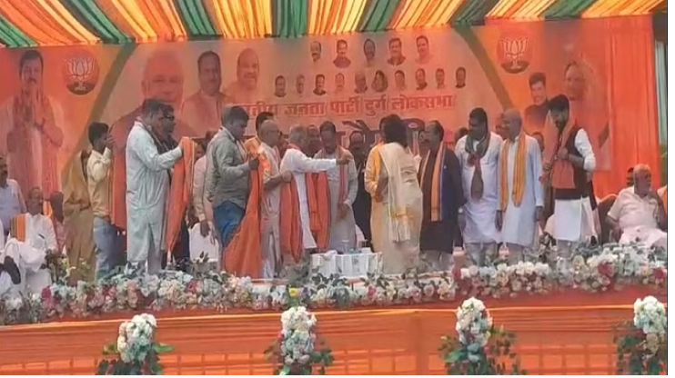 Photo of छत्तीसगढ़: पूर्व सीएम भूपेश बघेल की भाभी भाजपा में शामिल