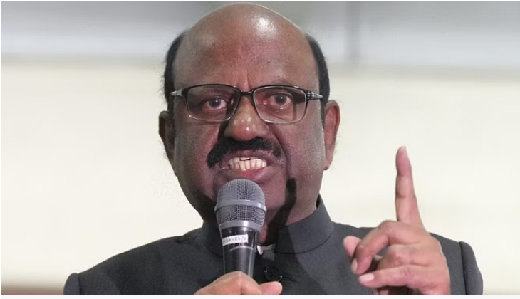 Photo of बंगाल के राज्यपाल ने शांतिपूर्ण मतदान के लिए कालीघाट मंदिर में की प्रार्थना