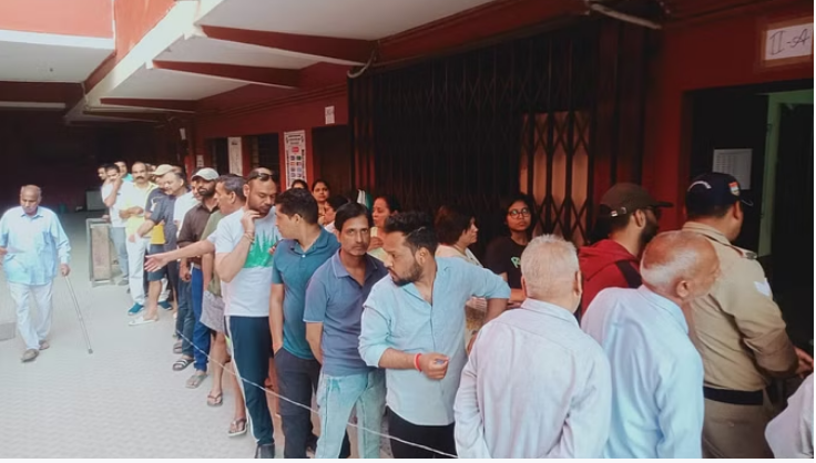 Photo of लोकसभा चुनाव: उत्तराखंड में 56 फीसदी ही वोटिंग, लगातार दूसरी बार गिरा मतदान