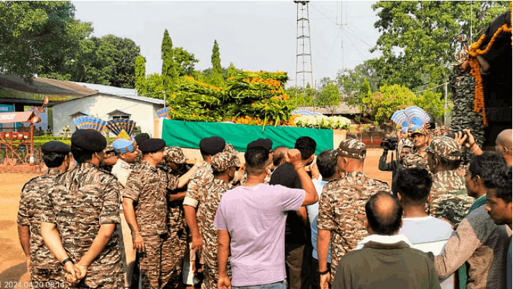 Photo of जगदलपुर: शहीद जवान को नम आंखों से दी गई श्रद्धांजलि