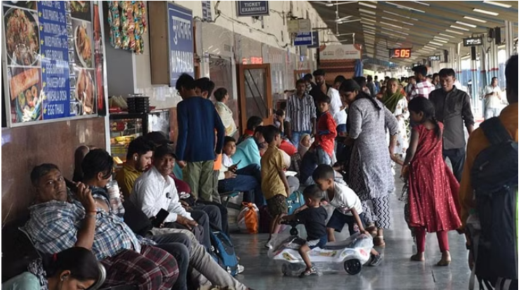 Photo of मुरादाबाद: बेगमपुरा समेत मुरादाबाद मंडल की 11 ट्रेनें प्रभावित