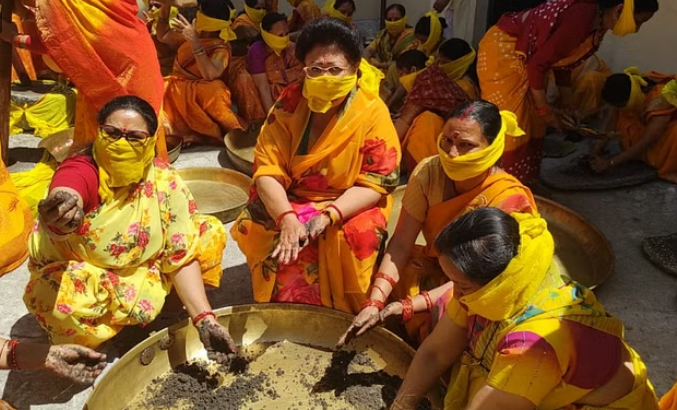 Photo of चारधाम यात्रा: बदरीनाथ के अभिषेक के लिए पिरोया गया तिल का तेल