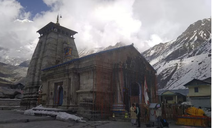 Photo of उत्तराखंड: केदारनाथ सहित ऊंचाई वाले क्षेत्रों में बर्फबारी