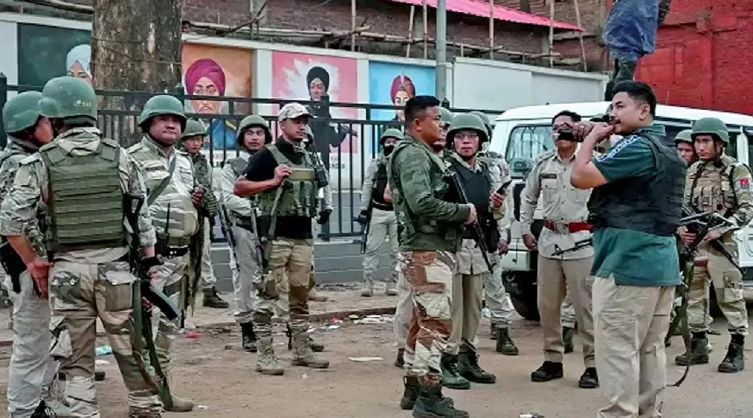 Photo of मणिपुर में नहीं थम रही हिंसा, अज्ञात बंदूकधारियों की गोलीबारी में एक व्यक्ति घायल