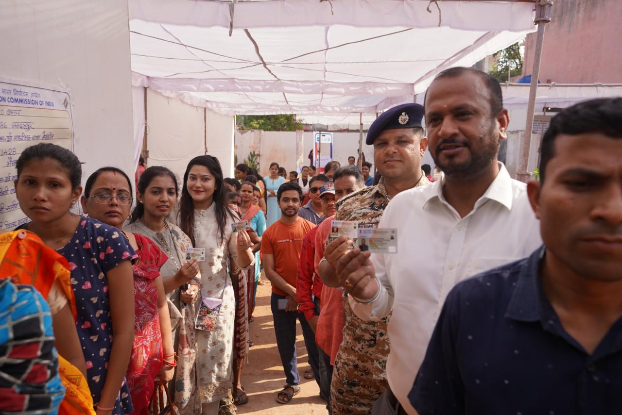 Photo of    बस्तर सीट पर तेजी से मतदान जारी  