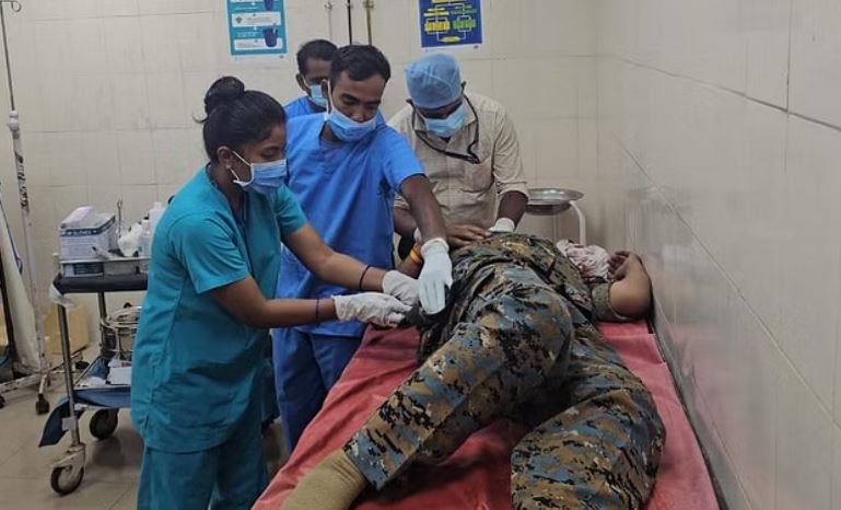 Photo of अनियंत्रित होकर पलटी जवानों से भरी बस, कई घायल