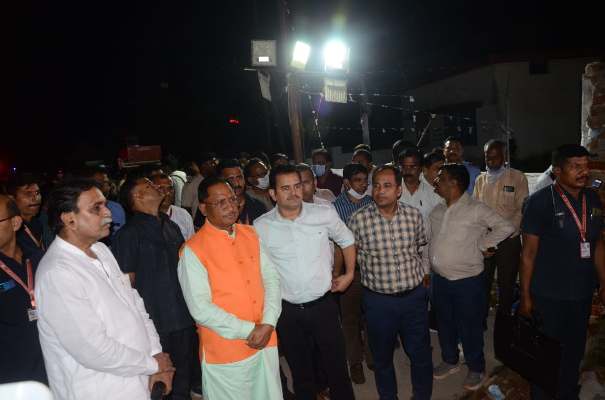 Photo of ट्रांसफार्मर गोदाम में लगी आग का मुआयना करने पहुंचे मुख्यमंत्री साय