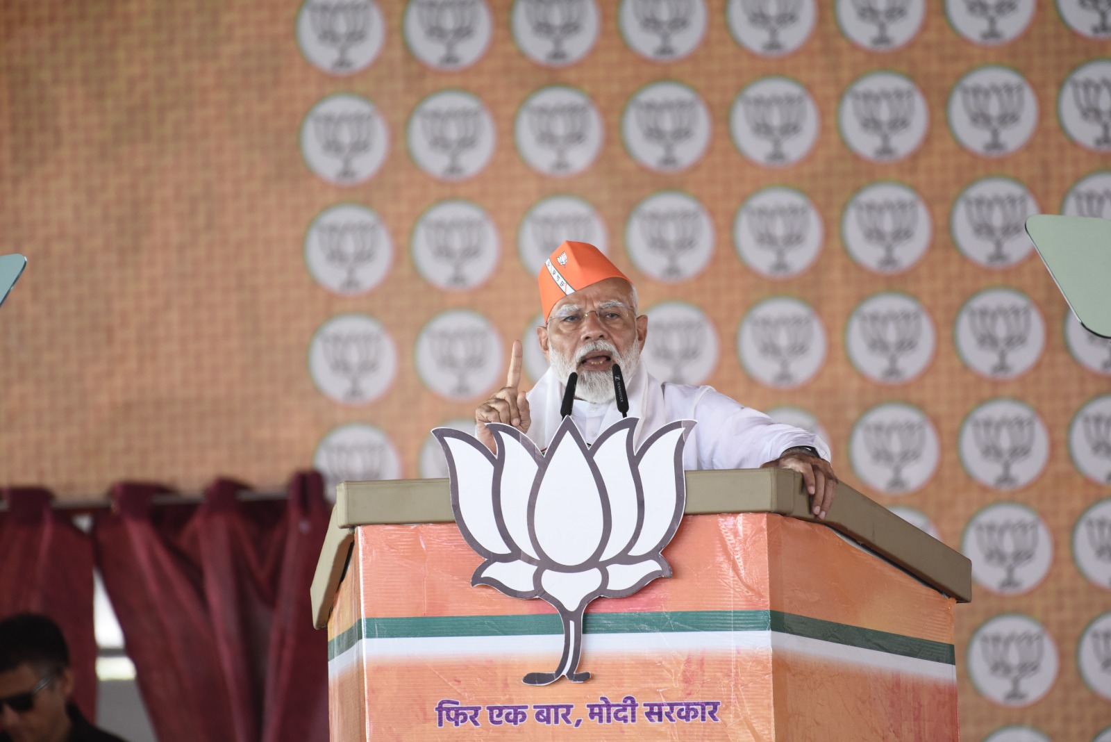 Photo of मोदी ने पित्रोदा के विरासत टैक्स को लेकर दिए बयान पर कांग्रेस को घेरा