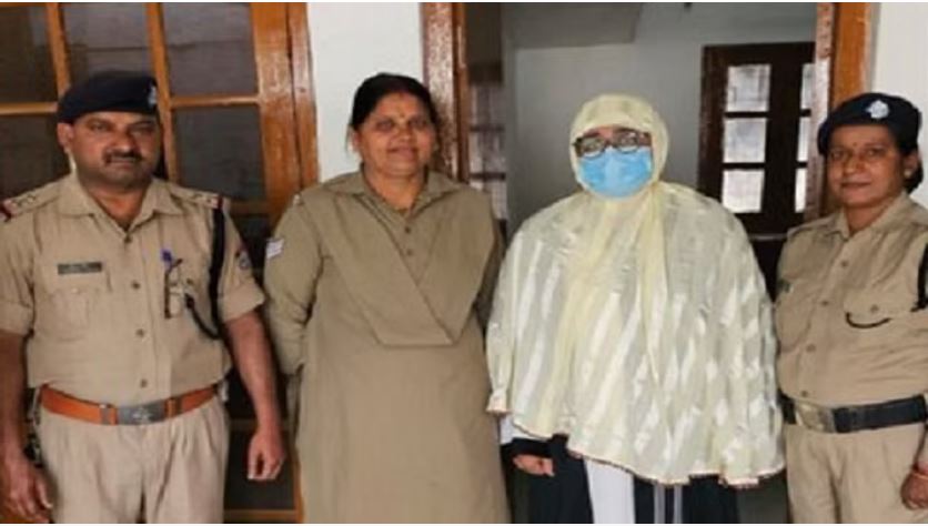 Photo of एक महीने मजार में छिपी रही साफिया मलिक