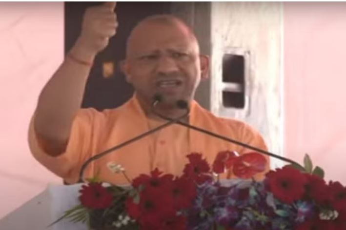 Photo of सीएम योगी बोले- ध्रुवीकरण का है चुनाव, एक तरफ जातिवाद तो दूसरी तरफ राष्ट्रवाद