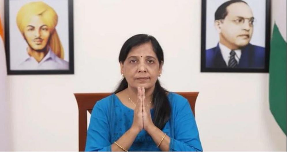 Photo of आज पूर्वी दिल्ली में मेगा रोड शो के साथ सुनीता केजरीवाल की सियासी एंट्री