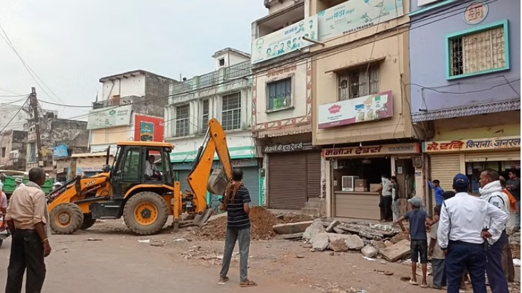 Photo of मध्य प्रदेश: अतिक्रमण की कार्रवाई के दौरान नमक की बोरियों को लेकर हुआ विवाद