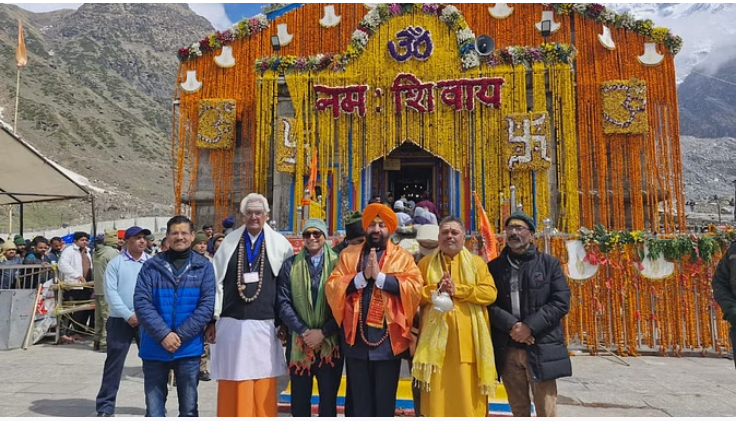 Photo of उत्तराखंड: केदारनाथ धाम पहुंचे राज्यपाल गुरमीत सिंह