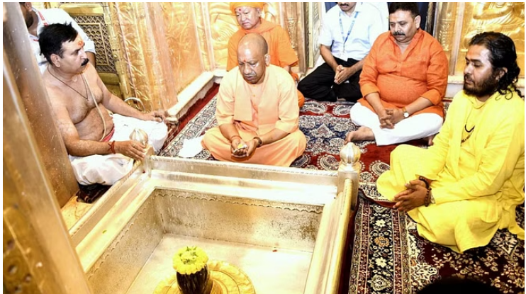 Photo of सीएम योगी ने काशी विश्वनाथ धाम में किया दर्शन-पूजन
