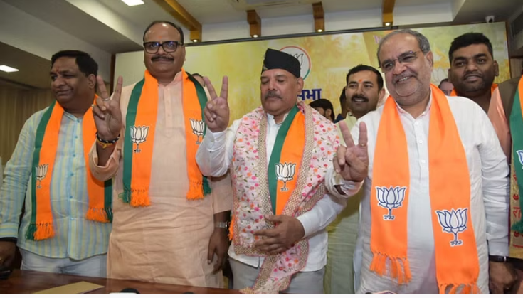 Photo of लखनऊ: पूर्व आईपीएस प्रेम सिंह भाजपा में हुए शामिल