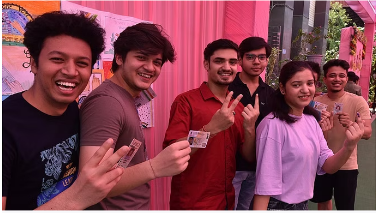 Photo of दिल्ली के फर्स्ट टाइम मतदाताओं में दिखा गजब का उत्साह