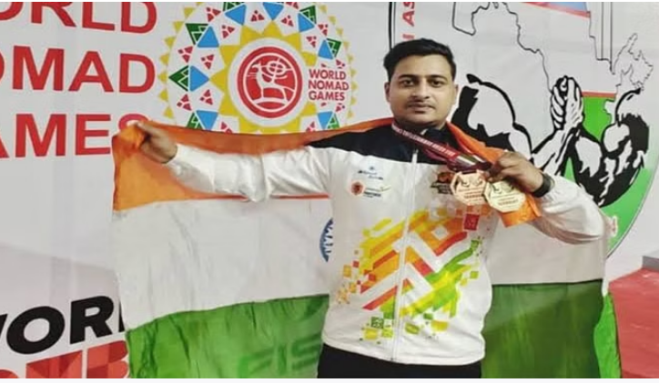 Photo of एशिया पैरा-आर्म रेसलिंग चैंपियनशिप में श्रीमंत झा ने जीता स्वर्ण पदक
