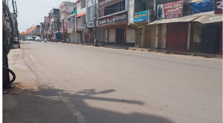 Photo of जगदलपुर: 12 निर्दोष ग्रामीणों की हत्या के समर्थन में बंद रहा बस्तर