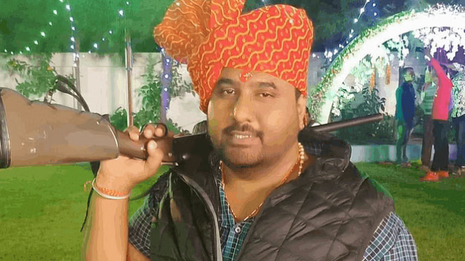 Photo of बीच मोहल्ले में कांग्रेस नेता की गोली मारकर हत्या; बाइक से पहुंचे अज्ञात हमलावर