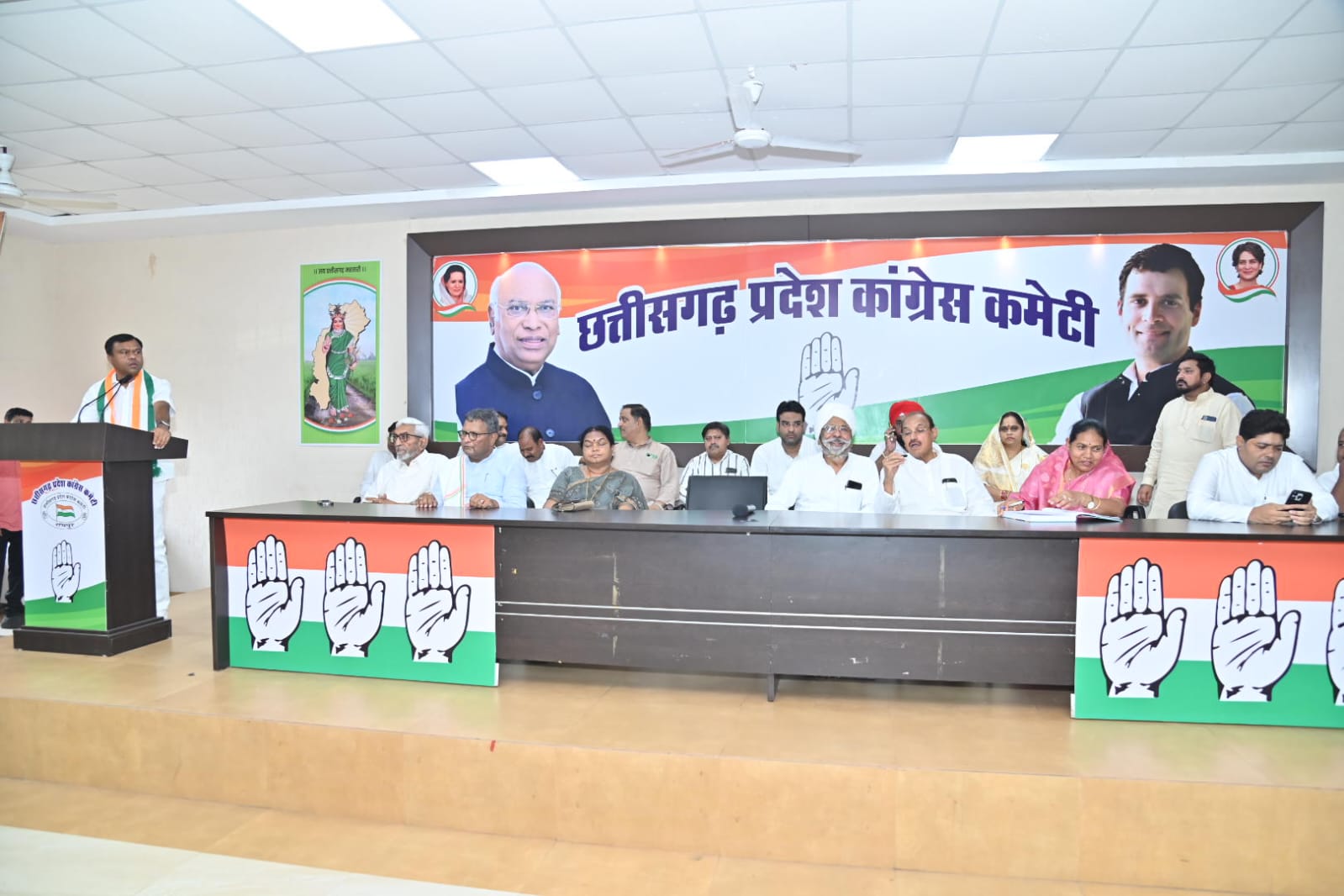 Photo of कांग्रेस झीरम के शहीदो की ऋणी – दीपक बैज