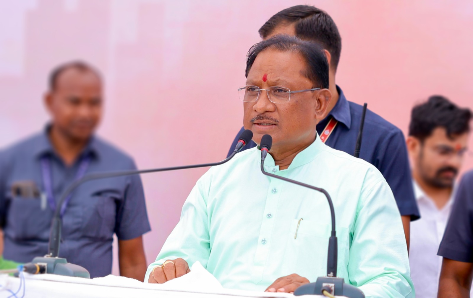 Photo of साय ने अंतर्राष्ट्रीय श्रमिक दिवस के अवसर पर किया श्रमिकों का सम्मान