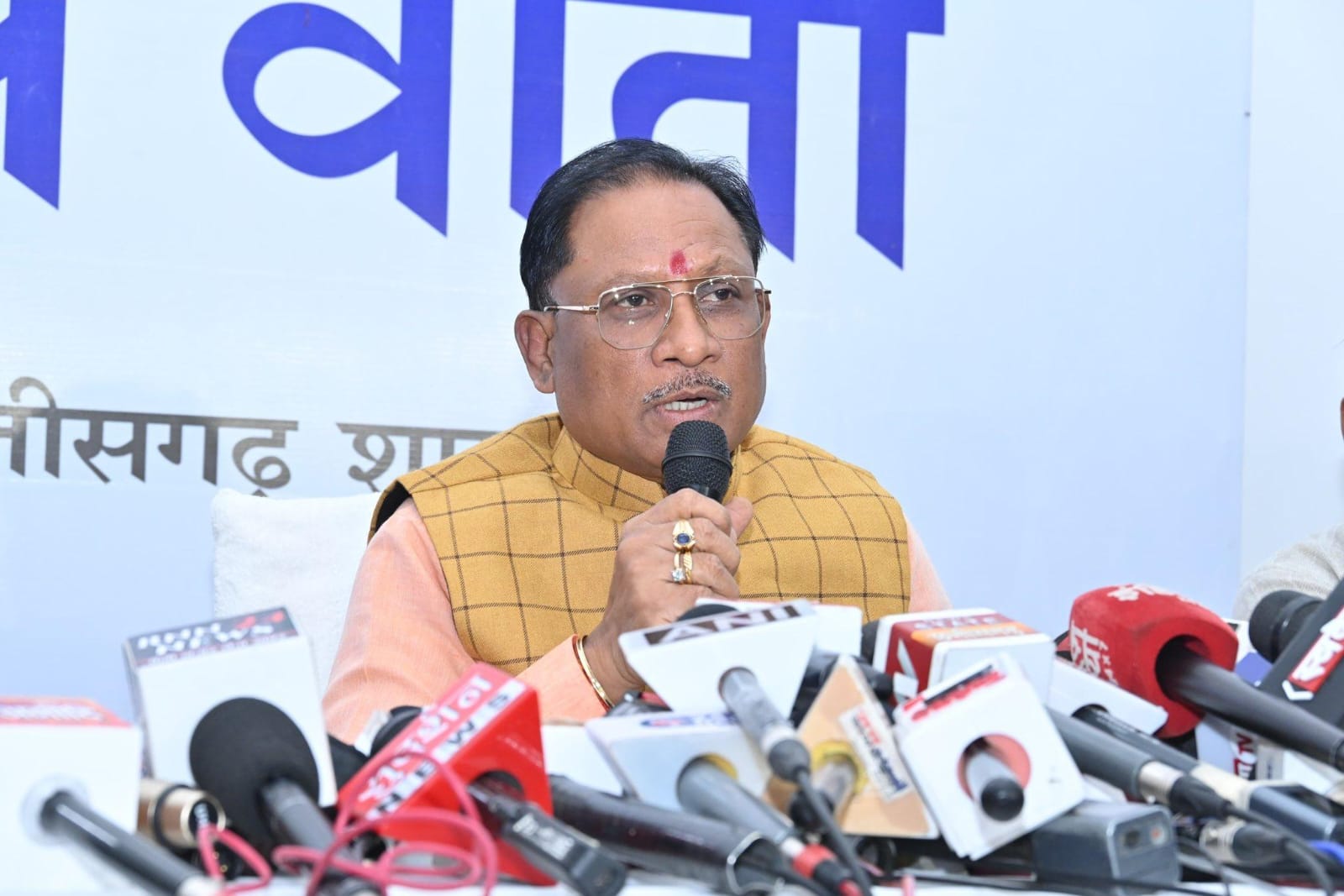 Photo of साय ने लॉरेंस-अमन गैंग के शूटरों की गिरफ्तारी पर रायपुर पुलिस को दी शाबासी