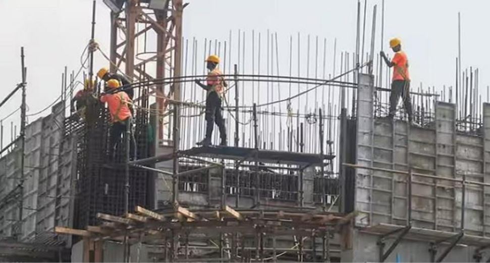 Photo of दिल्ली: दोपहर 12 से 3 बजे तक काम नहीं करेंगे मजदूर, मिलेगी पूरी सैलरी…