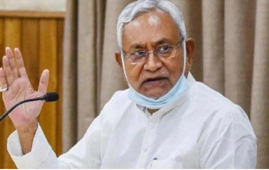 Photo of अस्पताल पहुंचे सीएम नीतीश कुमार, हाथ में दर्द महसूस कर रहे थे