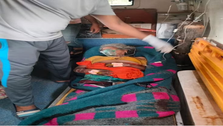 Photo of बीजापुर: आईईडी ब्लास्ट से बुजुर्ग महिला की दोनों पैर हुए बुरी तरह से जख्मी