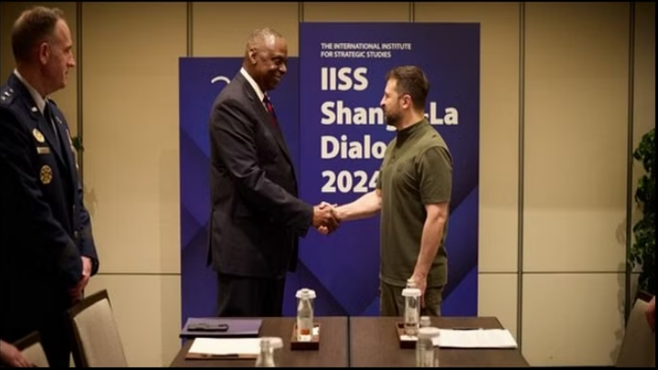 Photo of शांगरी ला डयलॉग में जेलेंस्की ने की अमेरिकी रक्षा मंत्री से मुलाकात