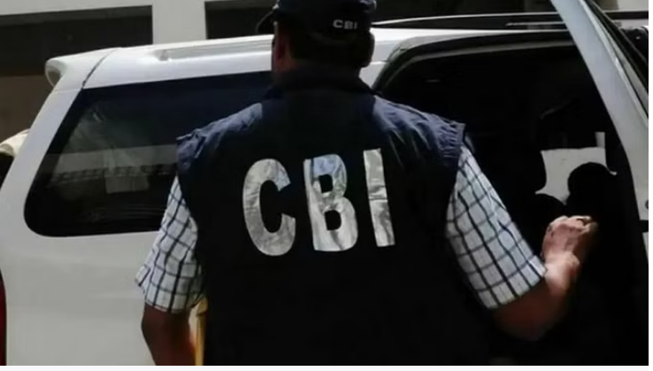 Photo of दिल्ली: अदालत में सीबीआई ने कहा- लोग कोरोना से मर रहे थे, ये घोटाले की साजिश रच रहे थे