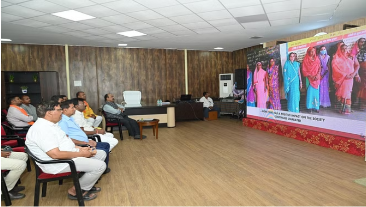 Photo of मुख्यमंत्री विष्णुदेव साय ने सुने पीएम मोदी की मन की बात