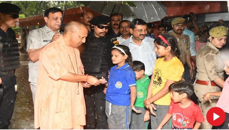 Photo of गोरखपुर: गोसेवा और बालप्रेम में रमे रहे सीएम योगी