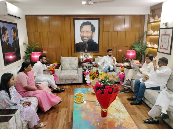 Photo of बिहार: चिराग पासवान चुने गए एलजेपी (आर) संसदीय दल के नेता