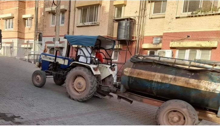 Photo of ताजनगरी में पेयजल संकट: इससे निपटने को लगाए गए छह सबमर्सिबल पंप, 17 टैंकर