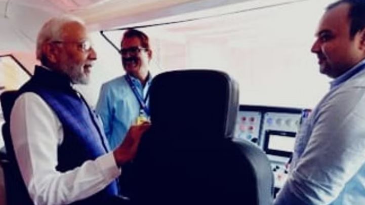 Photo of सहायक लोको पायलट स्नेह सिंह बघेल को पीएम मोदी के शपथ ग्रहण में किया आमंत्रित